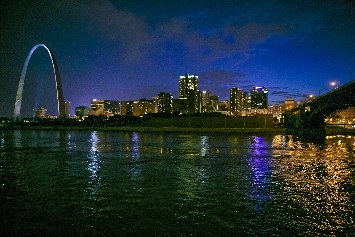 gateway arch riverboats services